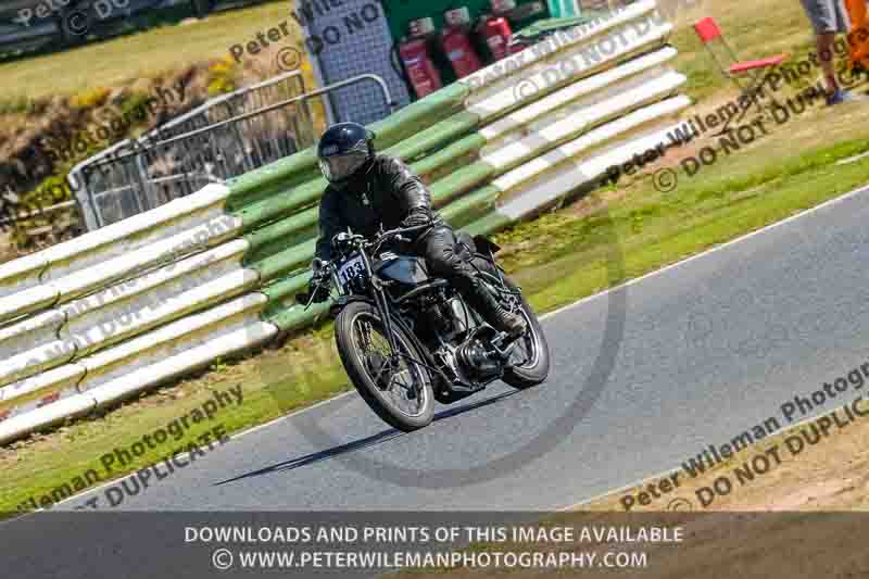 Vintage motorcycle club;eventdigitalimages;mallory park;mallory park trackday photographs;no limits trackdays;peter wileman photography;trackday digital images;trackday photos;vmcc festival 1000 bikes photographs